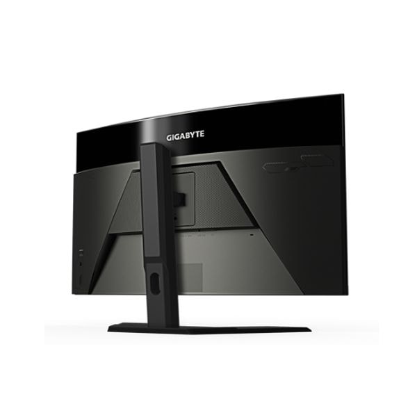 Gaming mượt với M32QC 170Hz